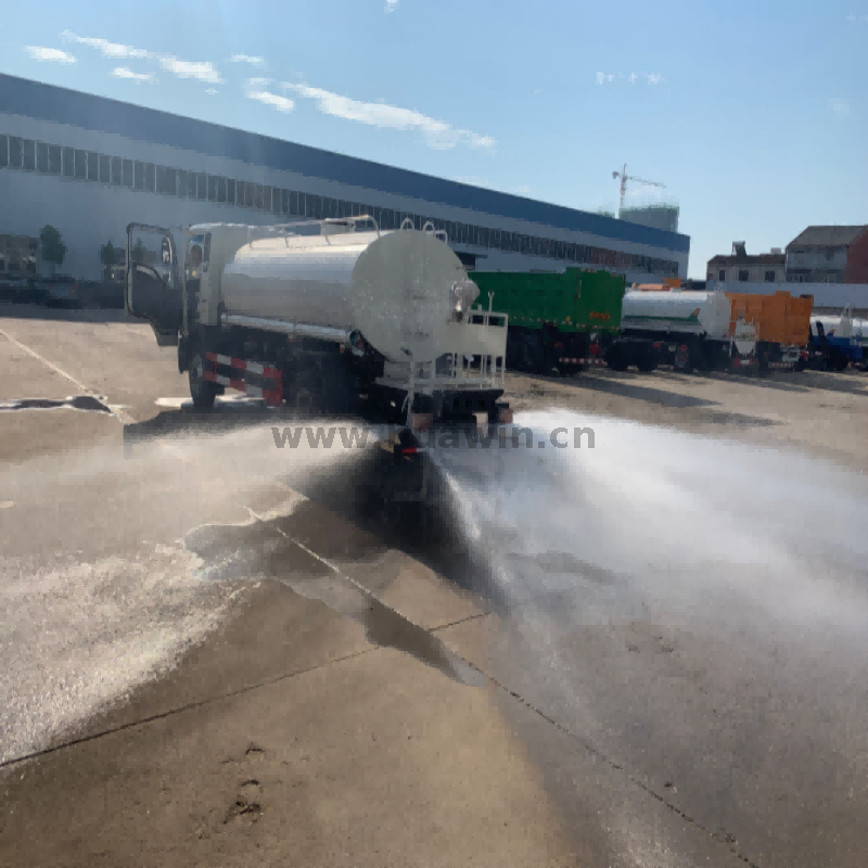 SINOTRUK HOWO Water Sprinkler Truck Water Bowser Truck 10،000L