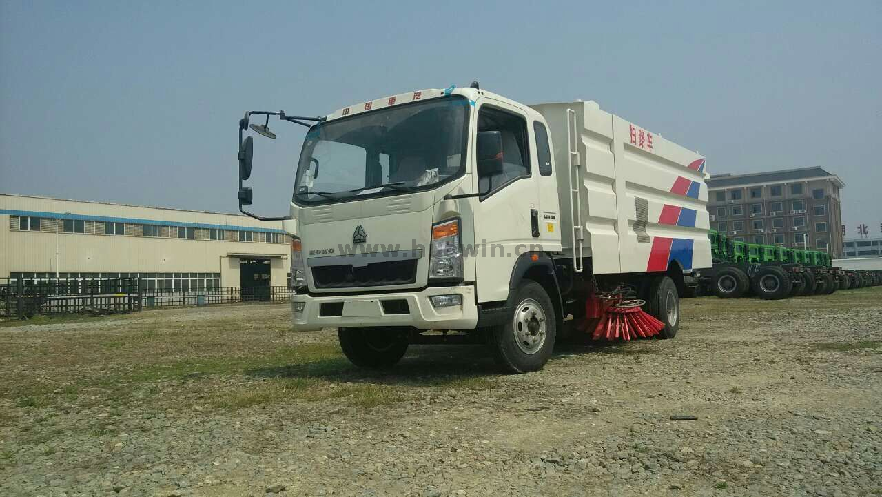 شاحنة كنس وغسل SINOTRUK HOWO 4x2