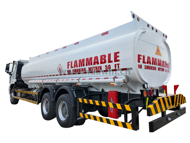 Howo الوقود ناقلة Truck-NX-6 × 4