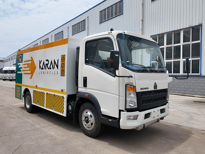 Sinotruk Howo Fuel Truck Light Truck-7