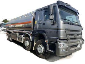 Sinotruk Howo 8x4 12 Wheeler Fuel Tanker Truck 30 KL مادة الألومنيوم