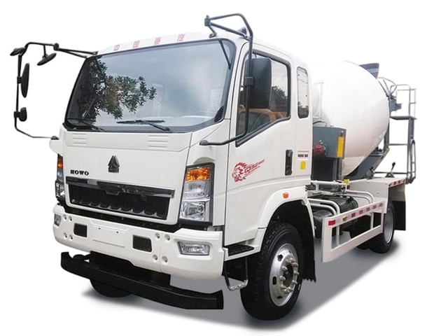 Howo 4x2 4CBM شاحنة خلاط الخرسانة