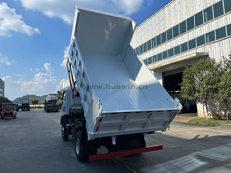 Howo 4x2 Light Dump Truck-4