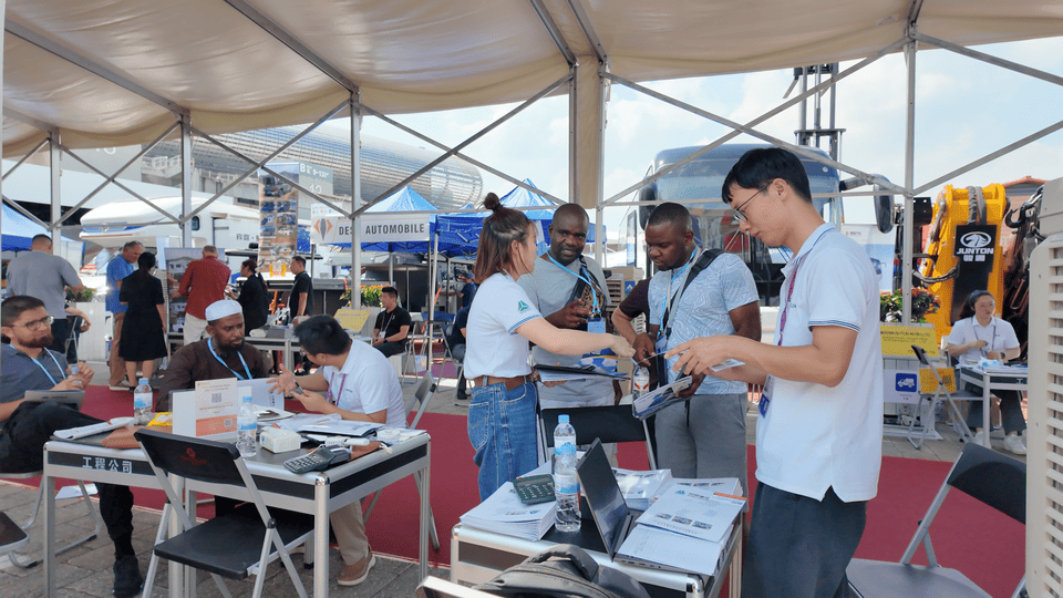 图片2 (2) الصورة 2 (2)