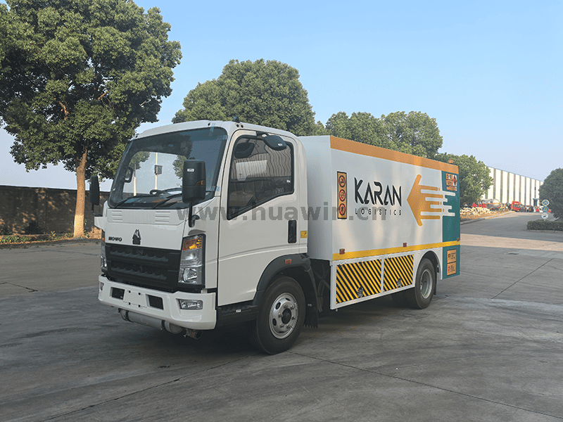 Howo Fuel Truck Light Truck-12