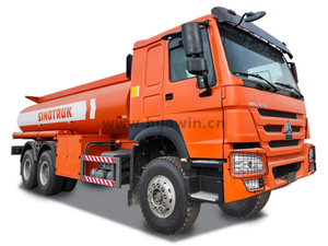 Sinotruk Howo7 6 × 4 شاحنة ناقلة الوقود