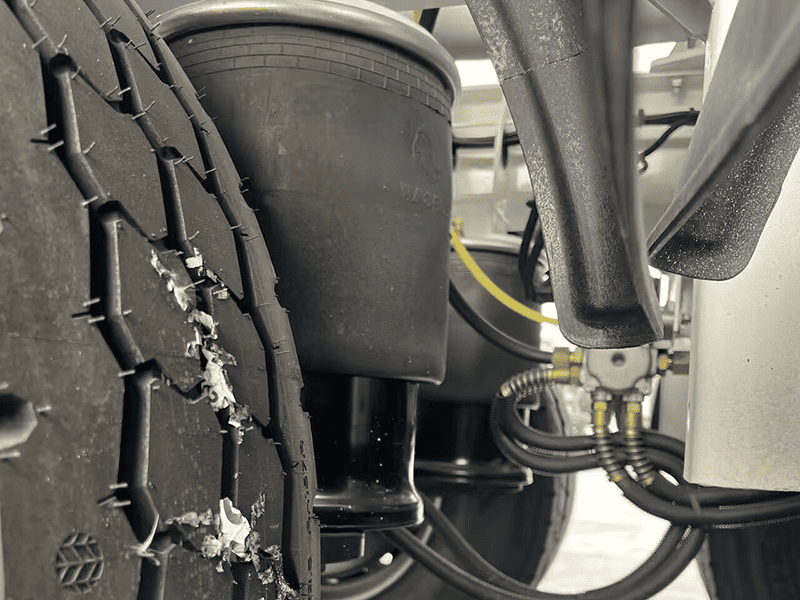 SINOTRUK CIMC 3 محاور 46CBM ناقلة وقود من سبائك الألومنيوم نصف مقطورة-new-5