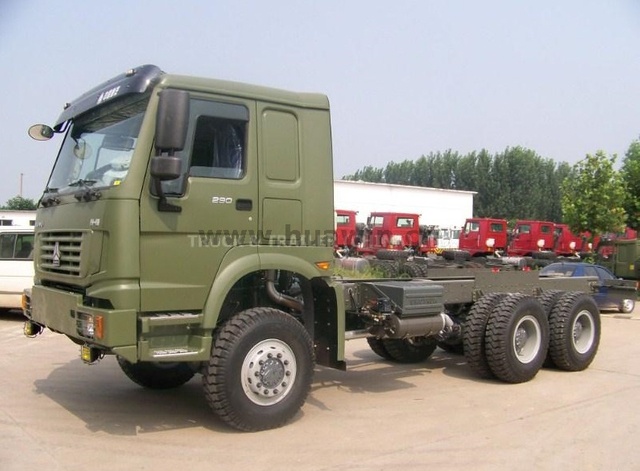 SINOTRUK HOWO 6x6 All-Wheeler-Drive AWD Cargo Truck الشاسيه