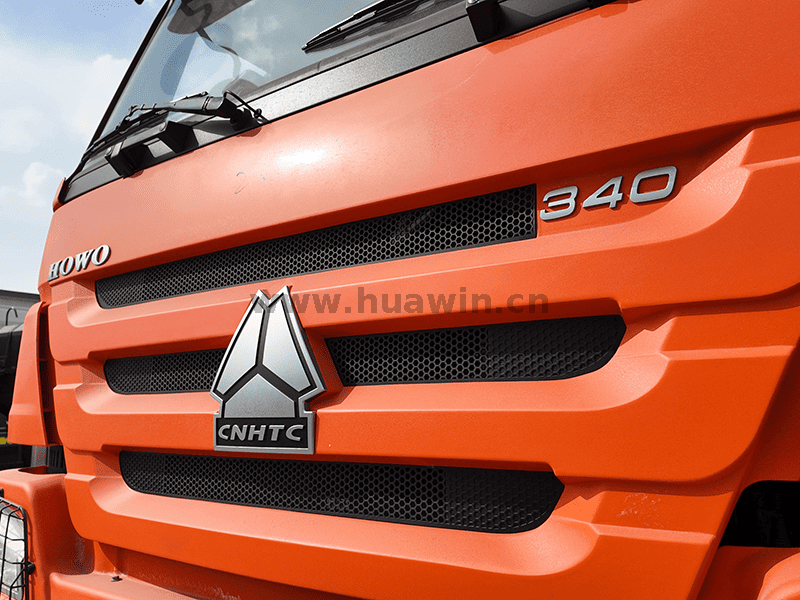Howo7 ناقلة الوقود Truck-6 × 4-8
