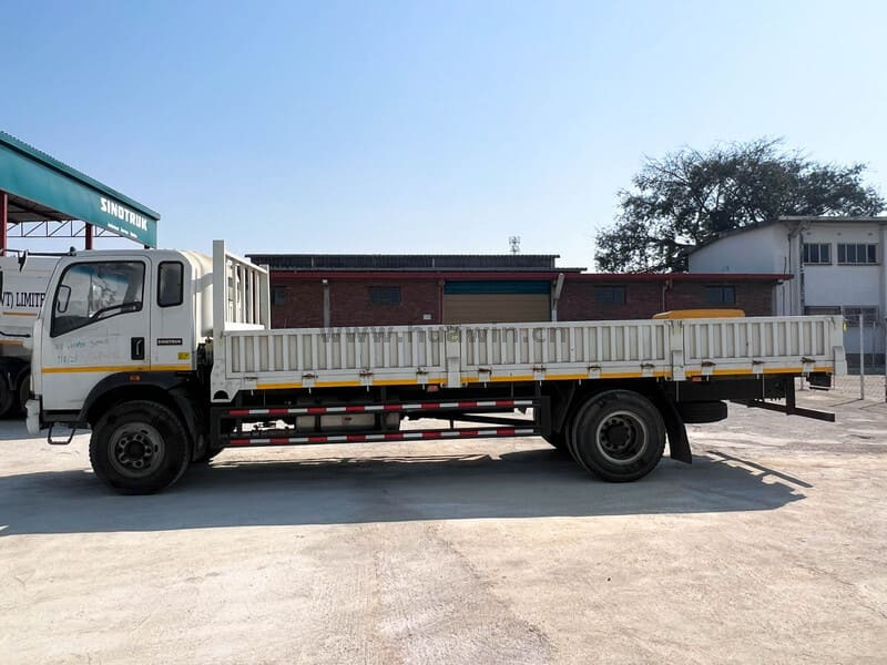 SINOTRUK HOWO 4X2 شاحنة بضائع خفيفة شاحنة Dropside Lorry Truck-10