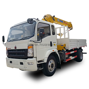 Sinotruk Howo 4x2 Crane Truck - 5ton XCMG Boom Telescopic Boom