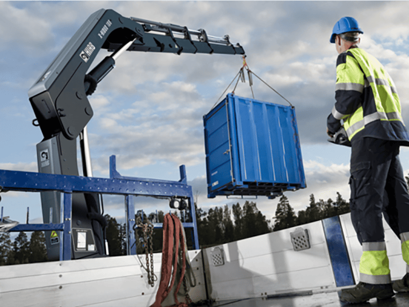 شاحنة رافعة HOWO 6X4 مع رافعة ذراع مطوية 8T-8