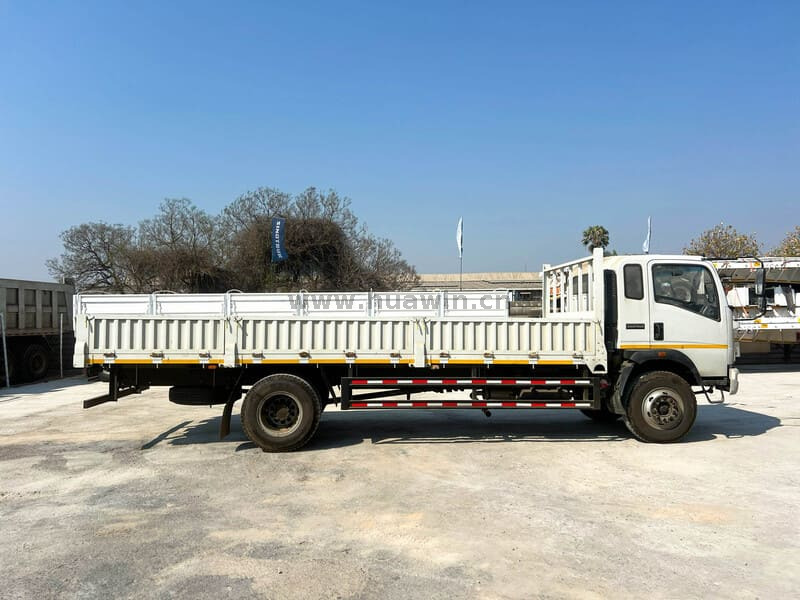 SINOTRUK HOWO 4X2 شاحنة بضائع خفيفة شاحنة Dropside Lorry Truck-20