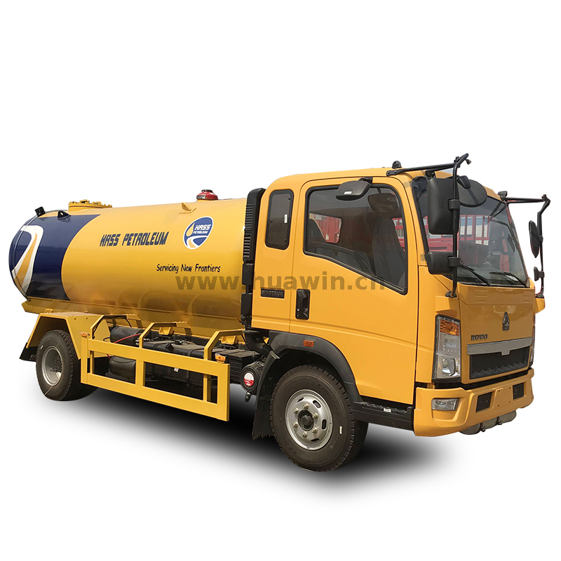 ساينو تراك HOWO LPG غاز البترول المسال شاحنة صهريج للتزود بالوقود 20 ~ 25 CBM