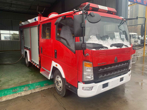 Cummins Engine 3 CBM Water و 1 CBM Foam Fire Control Truck
