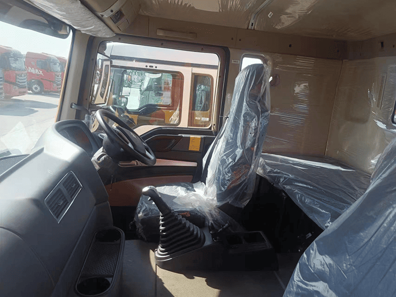 Howo جرار TX-6 × 4-17