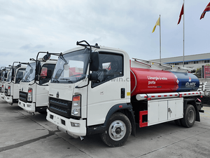 Sinotruk Howo 4x2 5CBM Thank Truck Truck