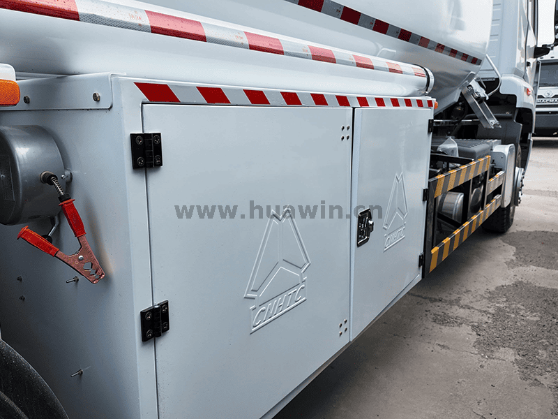 Howo الوقود ناقلة الشاحنة NX-6 × 4-7