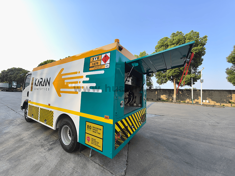 Howo Fuel Truck Light Truck-8