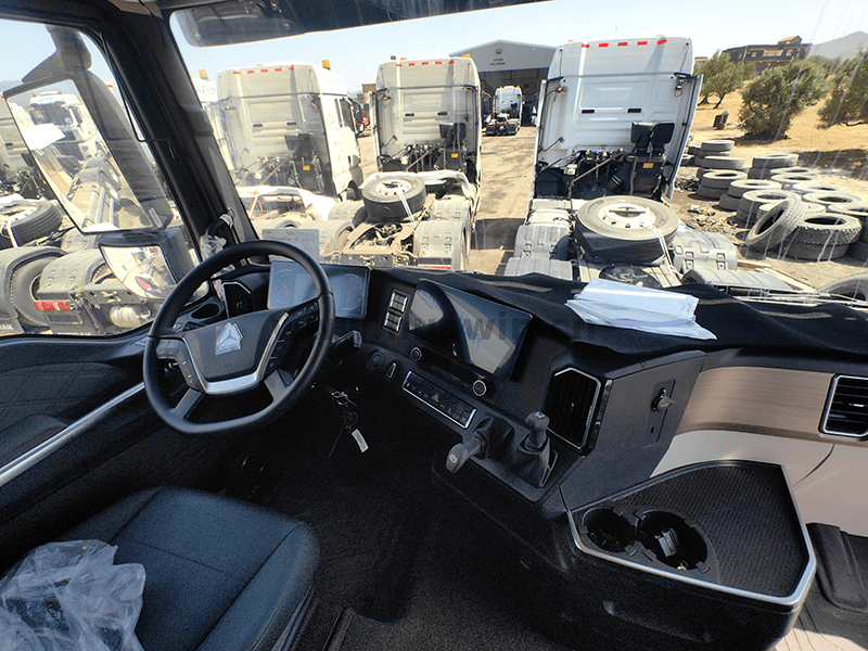 Sinotruk Sitrak G7S 6x4 جرار 10
