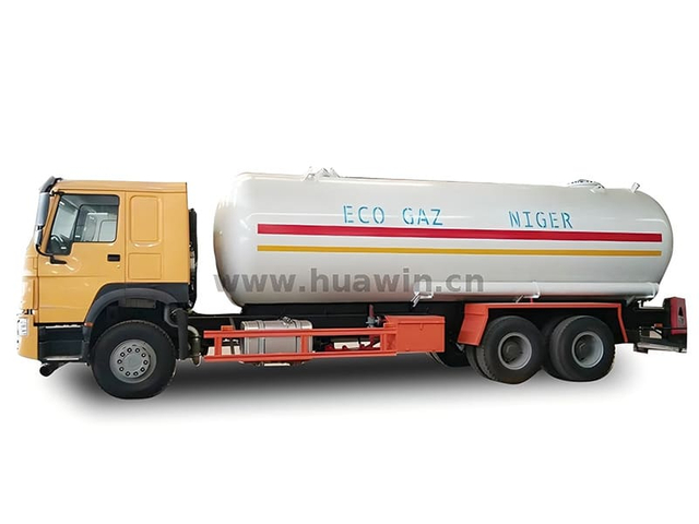 Sinotruk Howo 4x2 5M3 8M3 10M3 LPG TUNCH TRACK
