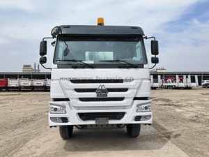 Sinotruk Howo 4 × 2 شاحنة مياه الصرف الصحي 10 متر مكعب