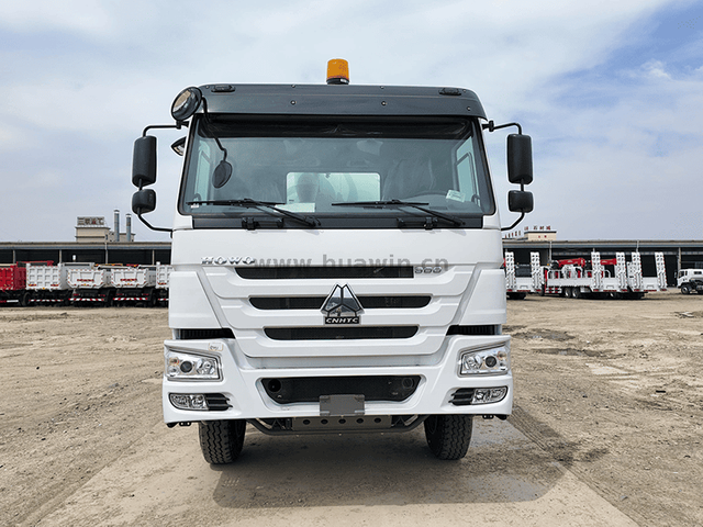 Sinotruk Howo 4 × 2 شاحنة مياه الصرف الصحي 10 متر مكعب