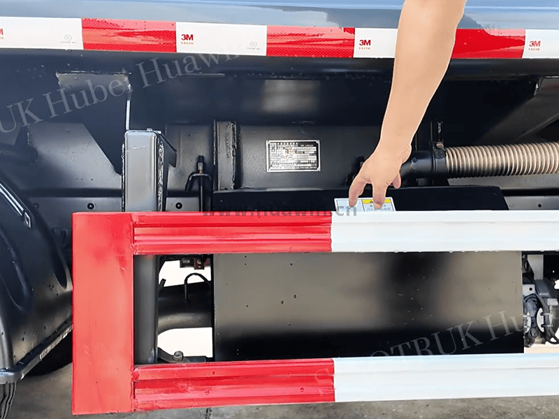 ساينو تراك HOWO شاحنة القمامة الضاغطة - 4x2-9