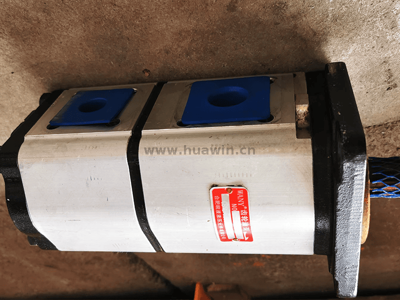 ساينو تراك HOWO شاحنة القمامة الضاغطة - 4x2-7