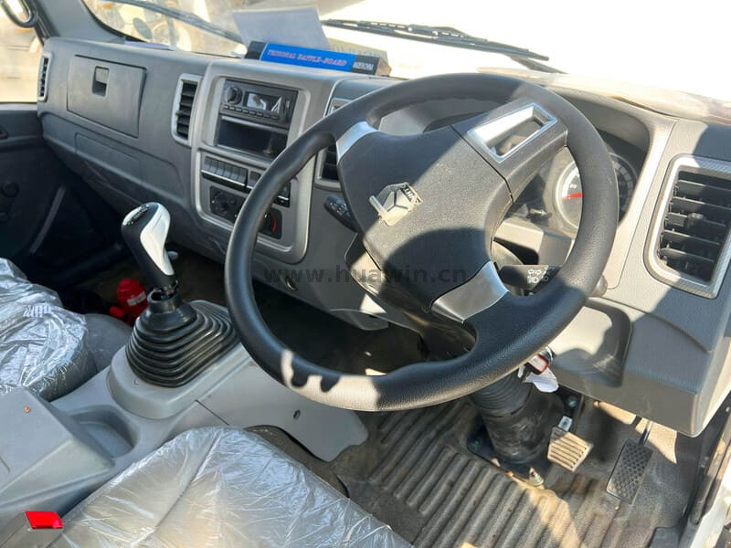 SINOTRUK HOWO 4X2 شاحنة بضائع خفيفة شاحنة Dropside Lorry Truck-22