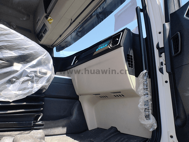 Sinotruk Sitrak G7S 6x4 جرار-7
