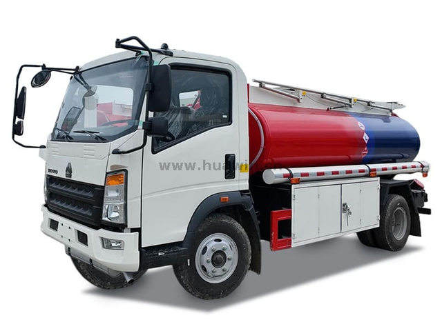 Sinotruk Howo 4x2 5CBM Thank Truck Truck