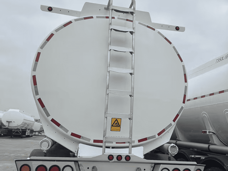 SINOTRUK CIMC 3 محاور 46CBM ناقلة وقود من سبائك الألومنيوم نصف مقطورة-new-5