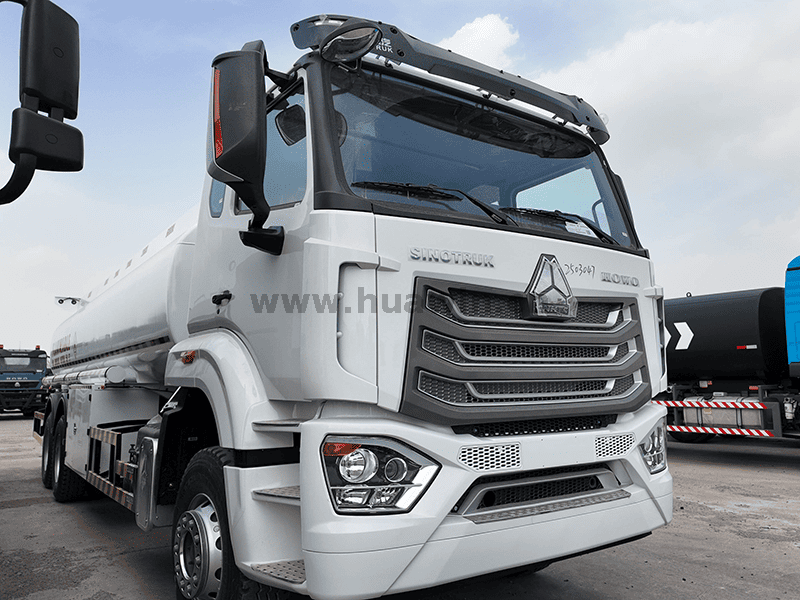 Howo Fuel Tucher Truck-NX-6 × 4-9