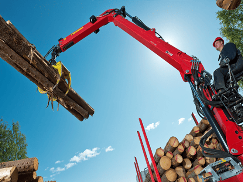 شاحنة رافعة HOWO 6X4 مع رافعة ذراع مطوية 8T-5