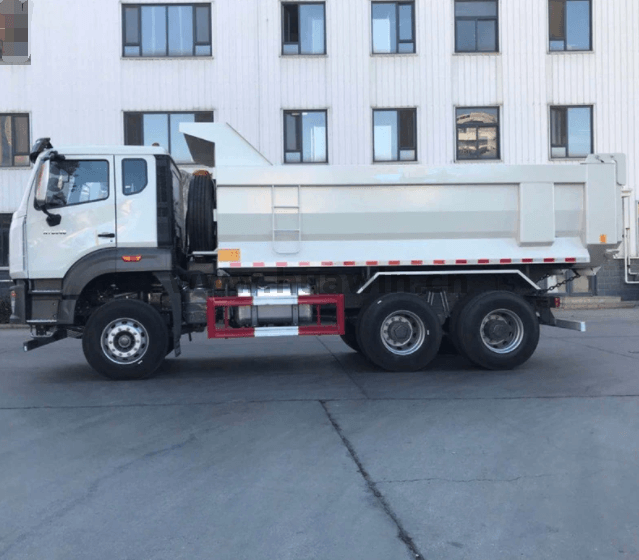 HOWO New E7G 6X4 10 Wheels 30T Dump Truck للحجر والرمل