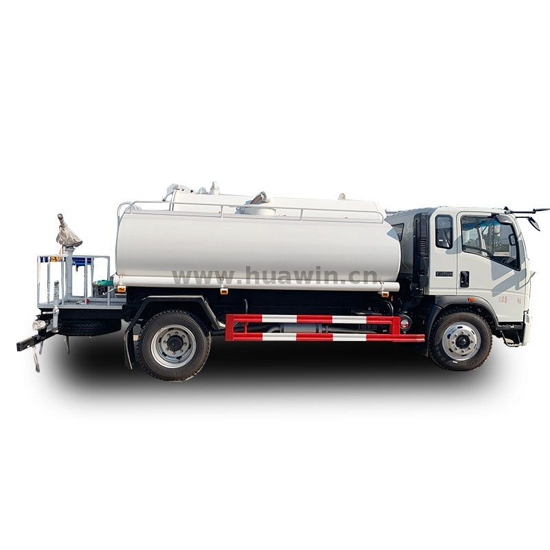 شاحنة صهريج مياه SINOTRUK HOWO 4x2